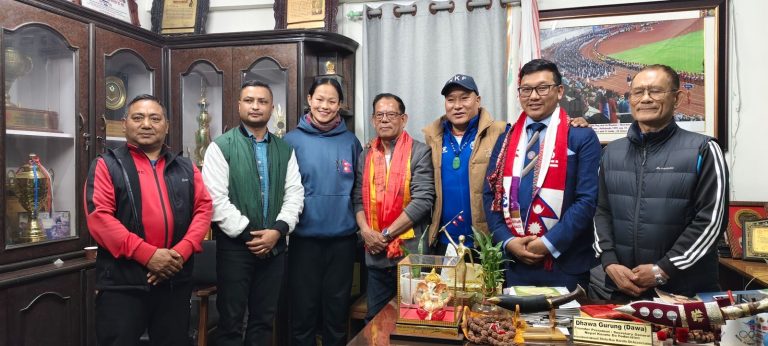 नेपाल कराते महासंघ द्वारा तमु धि युके सम्मानित